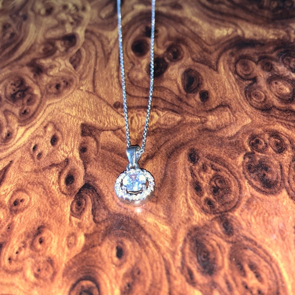 ๐HOST PICK ๐๐ฅน CIRCLE FAKE DIAMOND THIN CHAIN NECKLACE ๐โ๏ธ - Picture 3 of 12